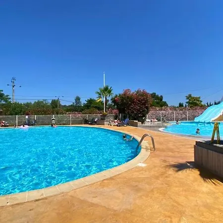 Camping Mobil Dans Un 4 Etoile Avec Piscine