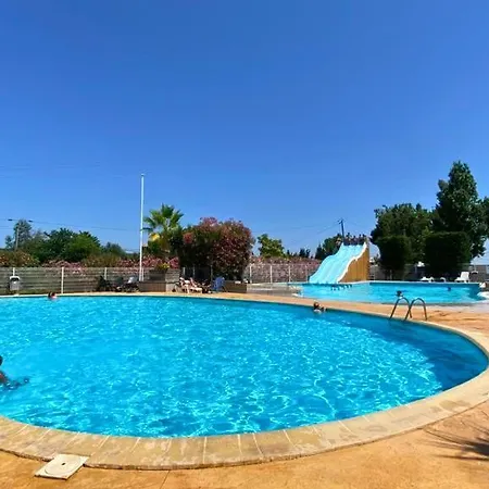 Mobil Dans Un 4 Etoile Avec Piscine *